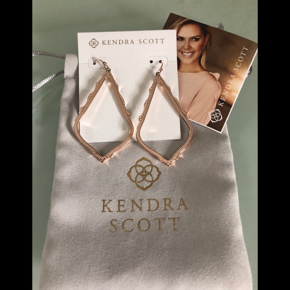 Kendra Scott Jewelry - Kendra Scott Sophia drop rose gold earrings